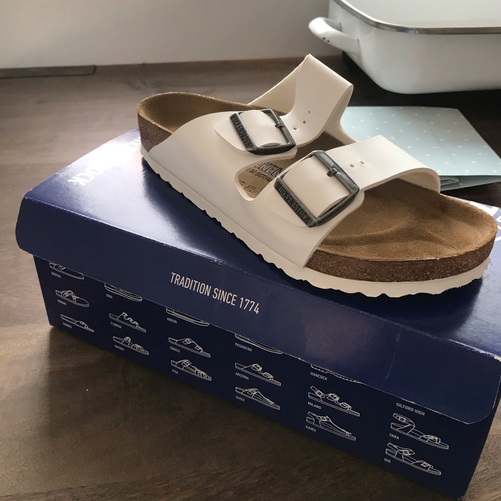 White Arizona Birkenstock’s NEW!